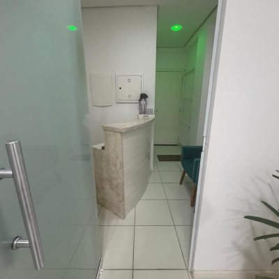 Sala com 37m², 1 garagem, no bairro Córrego Grande em Florianópolis