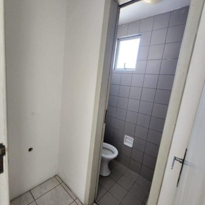 Sala com 24m², no bairro Trindade em Florianópolis