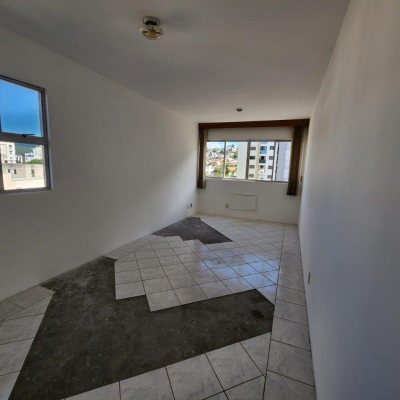 Sala com 24m², no bairro Trindade em Florianópolis