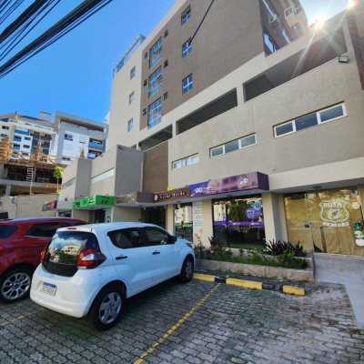 Sala com 24m², no bairro Trindade em Florianópolis