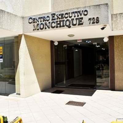 Sala com 23m², no bairro Trindade em Florianópolis