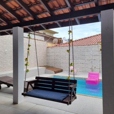 Casa Residencial com 200m², 3 quartos, 1 suíte, 4 garagens, no bairro Barreiros em São José