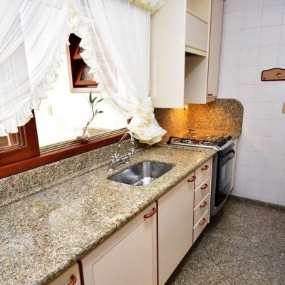 Apartamentos com 143m², 4 quartos, 1 suíte, 3 garagens, no bairro Balneário em Florianópolis