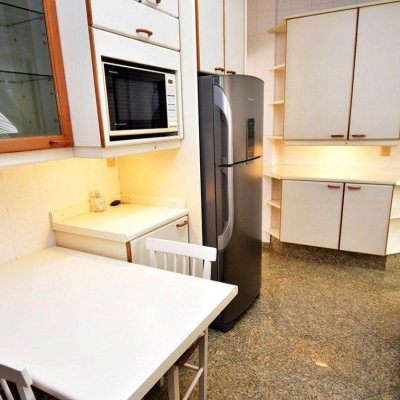 Apartamentos com 143m², 4 quartos, 1 suíte, 3 garagens, no bairro Balneário em Florianópolis