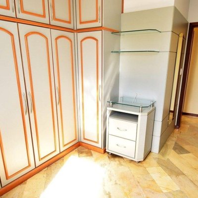 Apartamentos com 143m², 4 quartos, 1 suíte, 3 garagens, no bairro Balneário em Florianópolis