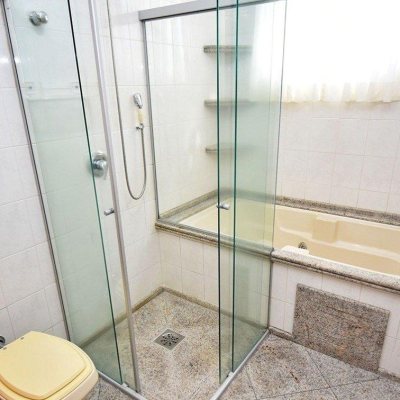 Apartamentos com 143m², 4 quartos, 1 suíte, 3 garagens, no bairro Balneário em Florianópolis