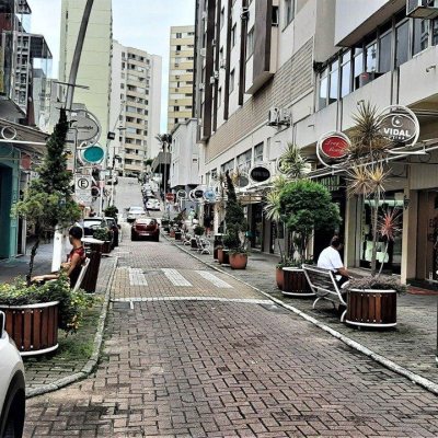 Apartamentos com 99m², 3 quartos, no bairro Centro em Florianópolis