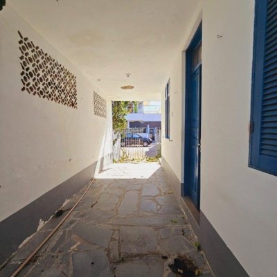 Casa Residencial com 270m², 2 quartos, no bairro Balneário em Florianópolis