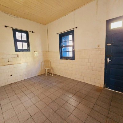 Casa Residencial com 270m², 4 quartos, 3 garagens, no bairro Balneário em Florianópolis