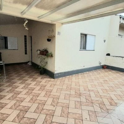 Casa Residencial com 93m², 3 quartos, 2 garagens, no bairro Trindade em Florianópolis