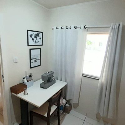 Casa Residencial com 93m², 3 quartos, 2 garagens, no bairro Trindade em Florianópolis