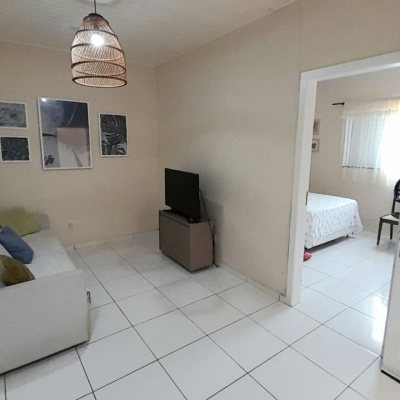 Casa Residencial com 93m², 3 quartos, 2 garagens, no bairro Trindade em Florianópolis