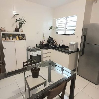 Casa Residencial com 93m², 3 quartos, 2 garagens, no bairro Trindade em Florianópolis