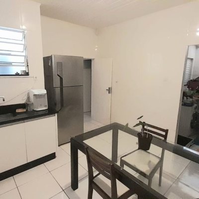 Casa Residencial com 93m², 3 quartos, 2 garagens, no bairro Trindade em Florianópolis