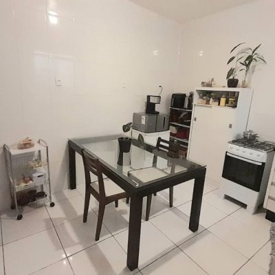 Casa Residencial com 93m², 3 quartos, 2 garagens, no bairro Trindade em Florianópolis