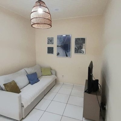 Casa Residencial com 93m², 3 quartos, 2 garagens, no bairro Trindade em Florianópolis
