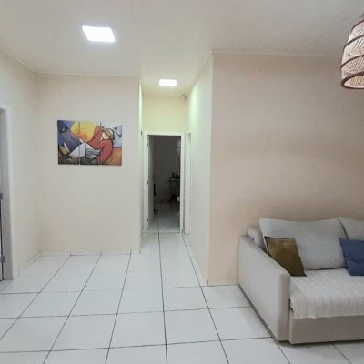Casa Residencial com 93m², 3 quartos, 2 garagens, no bairro Trindade em Florianópolis