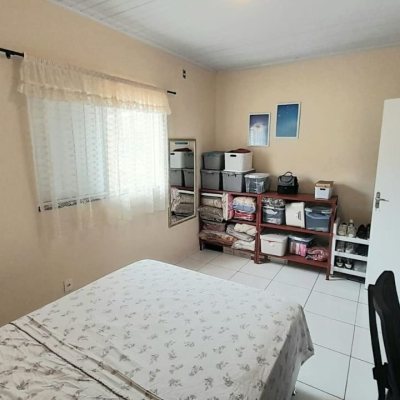 Casa Residencial com 93m², 3 quartos, 2 garagens, no bairro Trindade em Florianópolis
