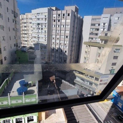 Sala com 32m², no bairro Centro em Florianópolis