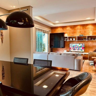 Casa Residencial com 165m², 3 quartos, 3 suítes, 3 garagens, no bairro Estreito em Florianópolis