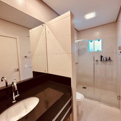 Casa Residencial com 165m², 3 quartos, 3 suítes, 3 garagens, no bairro Estreito em Florianópolis