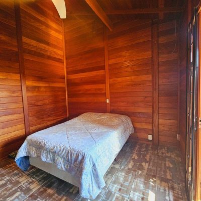 Casa Residencial com 209m², 4 quartos, 1 suíte, 4 garagens, no bairro Campeche em Florianópolis