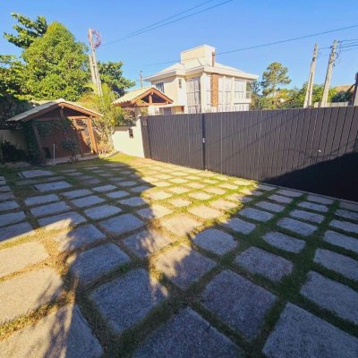 Casa Residencial com 209m², 4 quartos, 1 suíte, 4 garagens, no bairro Campeche em Florianópolis