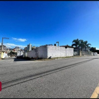 Terreno Comercial/Residencial com 540m², no bairro Campinas em São José