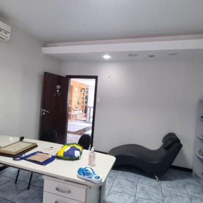 Sala com 102m², no bairro Centro em Florianópolis