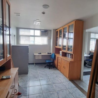 Sala com 102m², no bairro Centro em Florianópolis