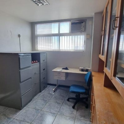 Sala com 102m², no bairro Centro em Florianópolis