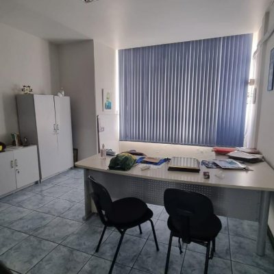 Sala com 102m², no bairro Centro em Florianópolis