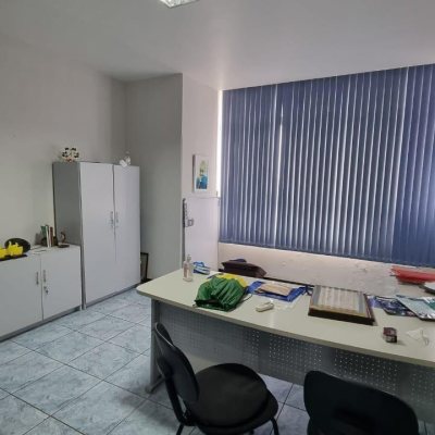 Sala com 102m², no bairro Centro em Florianópolis