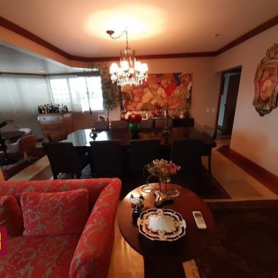 Cobertura com 514m², 4 quartos, 2 suítes, 3 garagens, no bairro Centro em Florianópolis