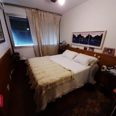 Cobertura com 514m², 4 quartos, 2 suítes, 3 garagens, no bairro Centro em Florianópolis