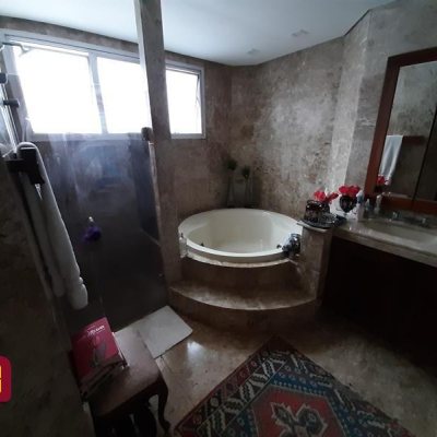 Cobertura com 514m², 4 quartos, 2 suítes, 3 garagens, no bairro Centro em Florianópolis