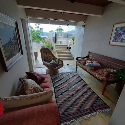 Cobertura com 514m², 4 quartos, 2 suítes, 3 garagens, no bairro Centro em Florianópolis