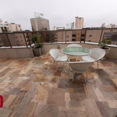 Cobertura com 514m², 4 quartos, 2 suítes, 3 garagens, no bairro Centro em Florianópolis