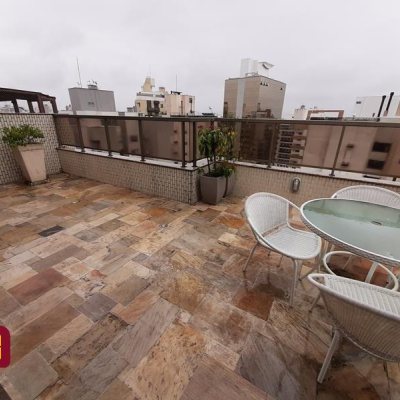 Cobertura com 514m², 4 quartos, 2 suítes, 3 garagens, no bairro Centro em Florianópolis