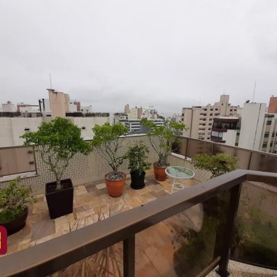 Cobertura com 514m², 4 quartos, 2 suítes, 3 garagens, no bairro Centro em Florianópolis