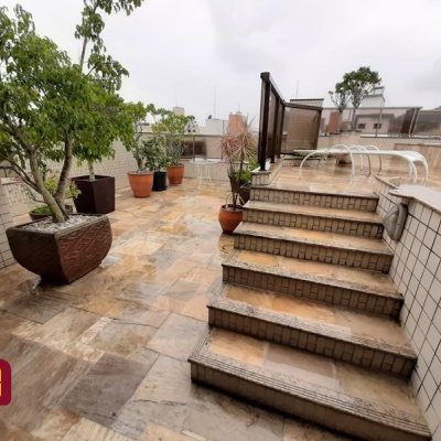 Cobertura com 514m², 4 quartos, 2 suítes, 3 garagens, no bairro Centro em Florianópolis