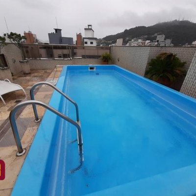 Cobertura com 514m², 4 quartos, 2 suítes, 3 garagens, no bairro Centro em Florianópolis