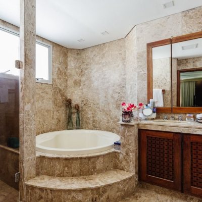 Cobertura com 514m², 4 quartos, 2 suítes, 3 garagens, no bairro Centro em Florianópolis