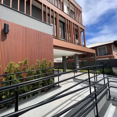 Loft com 42m², 1 quarto, 1 suíte, 1 garagem, no bairro Novo Campeche em Florianópolis