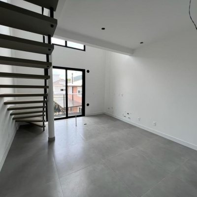 Loft com 42m², 1 quarto, 1 suíte, 1 garagem, no bairro Novo Campeche em Florianópolis