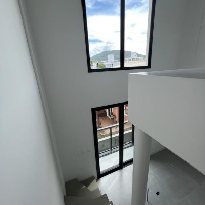 Loft com 42m², 1 quarto, 1 suíte, 1 garagem, no bairro Novo Campeche em Florianópolis