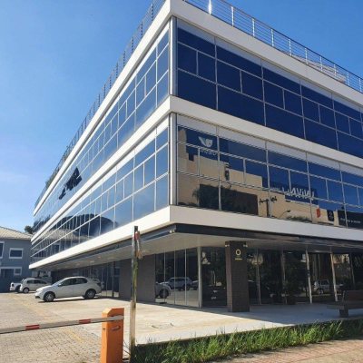 Sala com 100m², 4 garagens, no bairro Saco Grande em Florianópolis