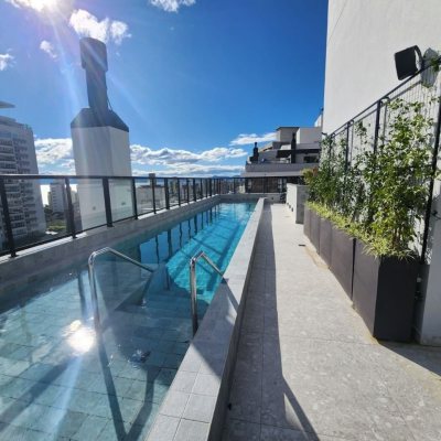 Apartamentos com 31m², 1 quarto, 1 garagem, no bairro Centro em Florianópolis