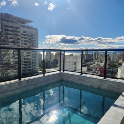 Apartamentos com 31m², 1 quarto, 1 garagem, no bairro Centro em Florianópolis