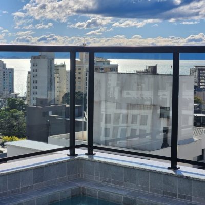 Apartamentos com 31m², 1 quarto, 1 garagem, no bairro Centro em Florianópolis